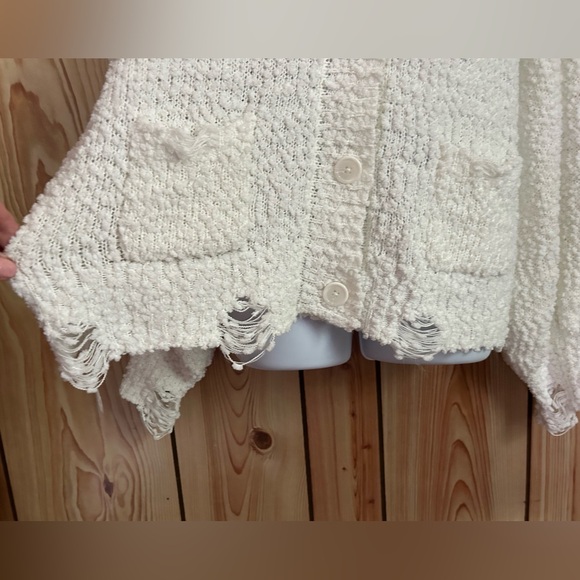 Cato Women’s white cardigan button up size L v-neck pockets sweater puff Sleeves - Picture 15 of 16